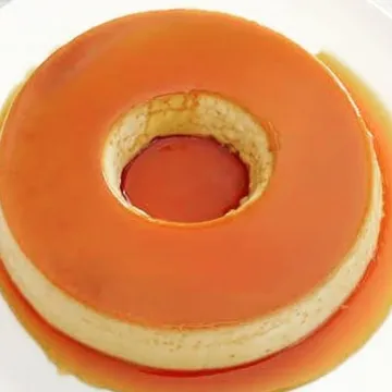 Pudim de leite condensado com calda de caramelo
